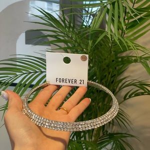 Silver rhinestone necklace